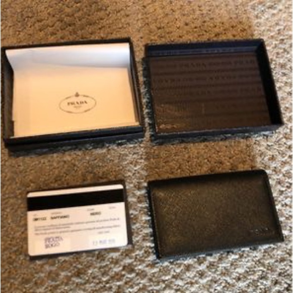 Prada Saffiano leather Nero men’s wallet/card holder